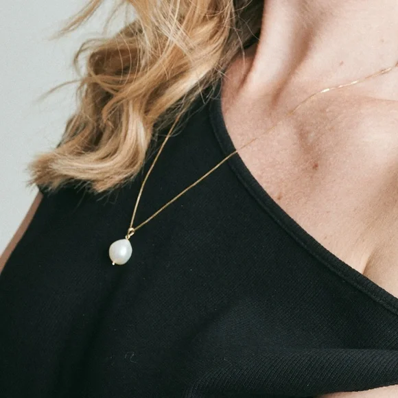 Kinn Baroque Pearl Pendant (kinn studio)